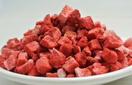 -2_0001_Freeze Dried Strawberry Dice