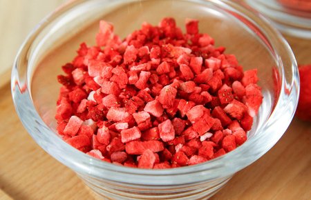 -2_0003_China-freeze-dried-strawberries-Dice-manufacturers