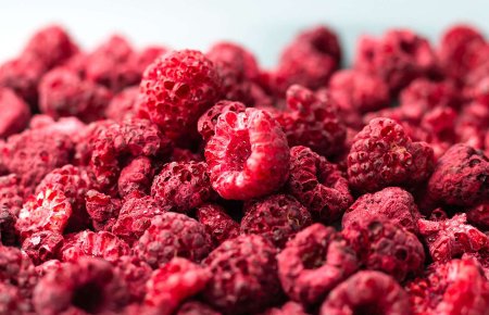 -2_0002_freeze-dried-fruit-raspberry-on-hand-getty