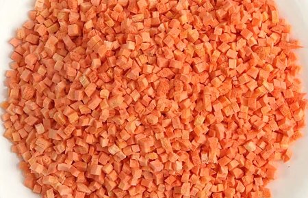 -1_0000_organic Freeze-dried diced carrot  